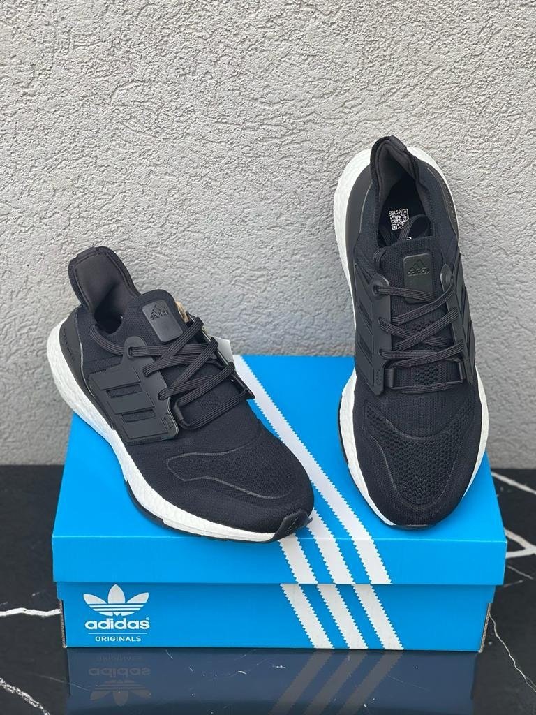 Adidas Boost Ultraboost22 — 2
