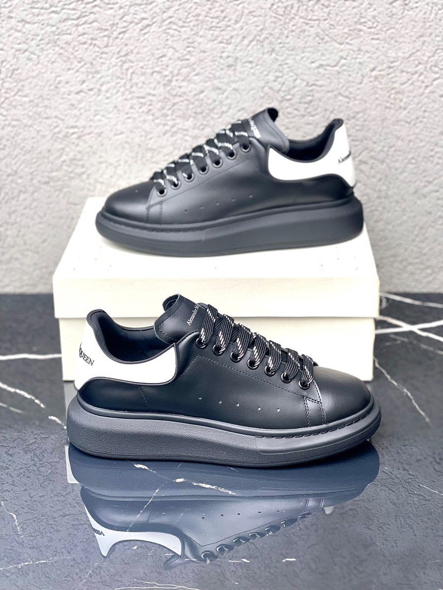 Alexander Mcqueen 3D Black — 3