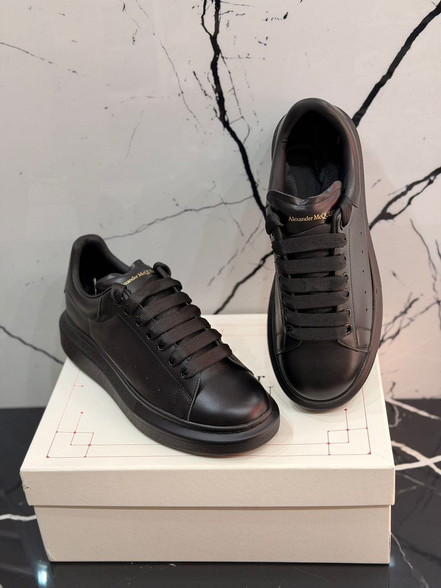 Alexander Mcqueen All Black — 2