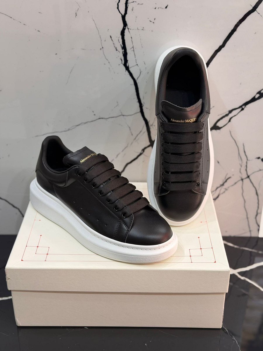 Alexander Mcqueen Black & White — 2