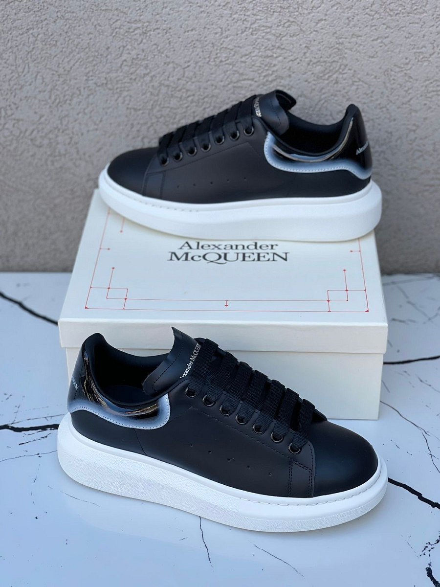 Alexander Mcqueen Black/white — 2