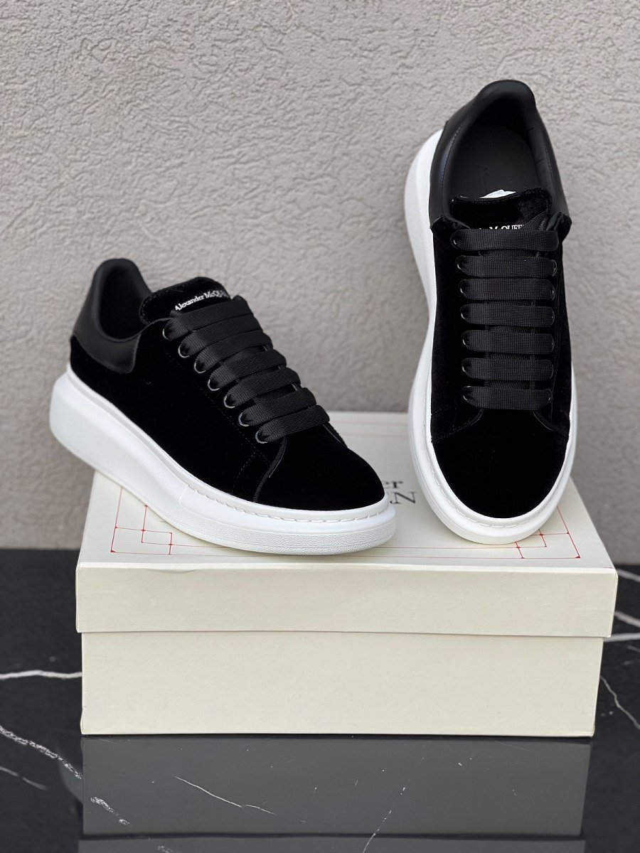 Alexander Mcqueen Smooth Black — 2