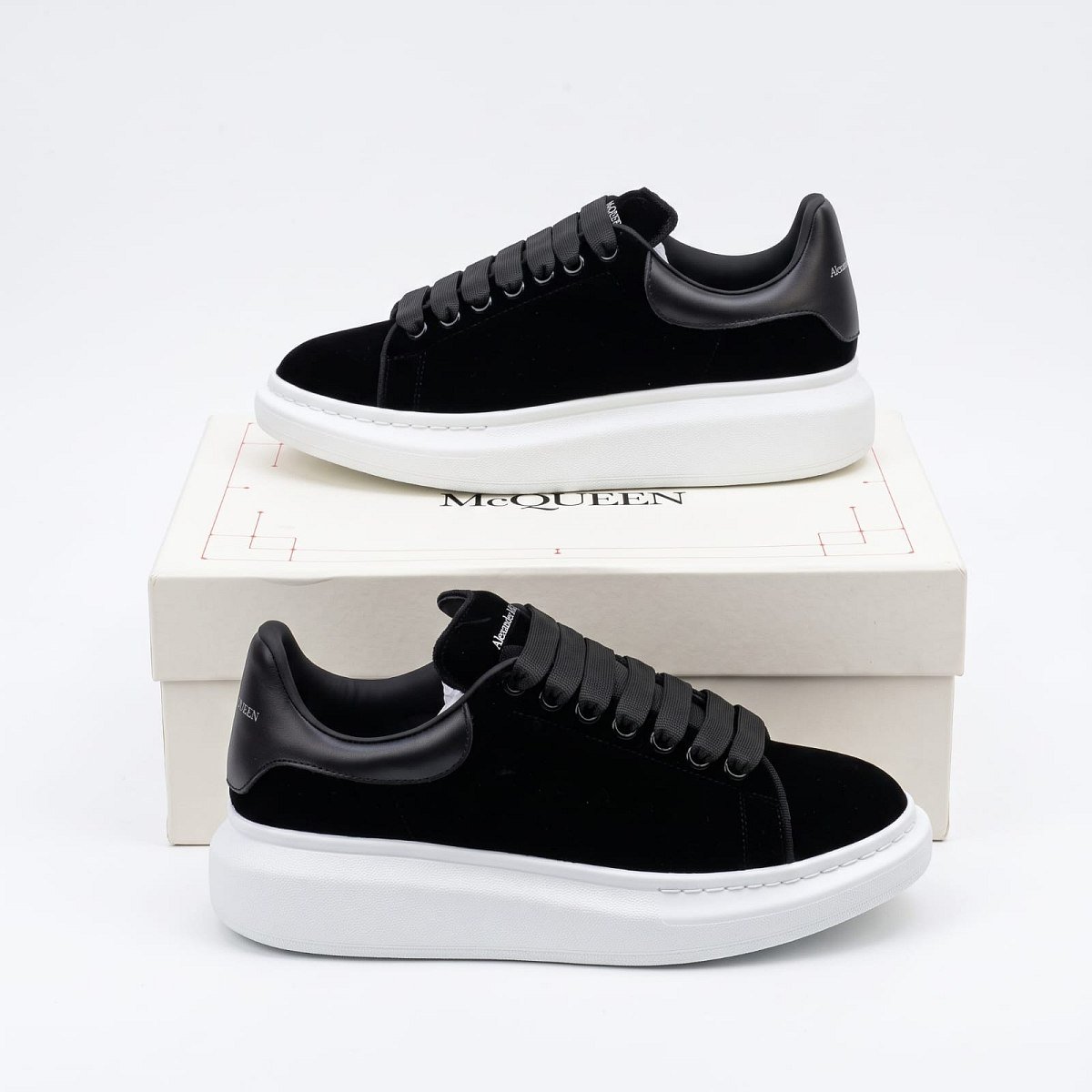 Alexander Mcqueen Smooth Black — 1