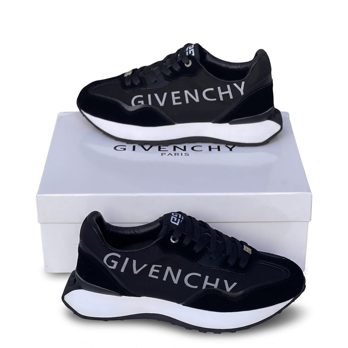 Givenchy GIV Black/white — 1