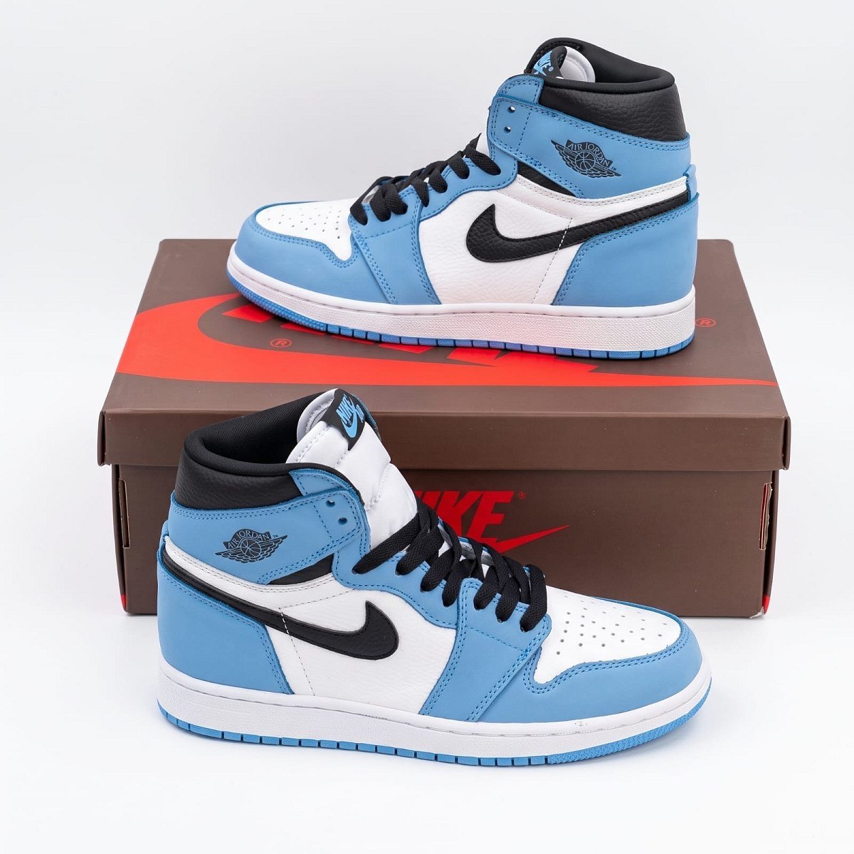 Jordan 1 Retro High OG University Blue — 1