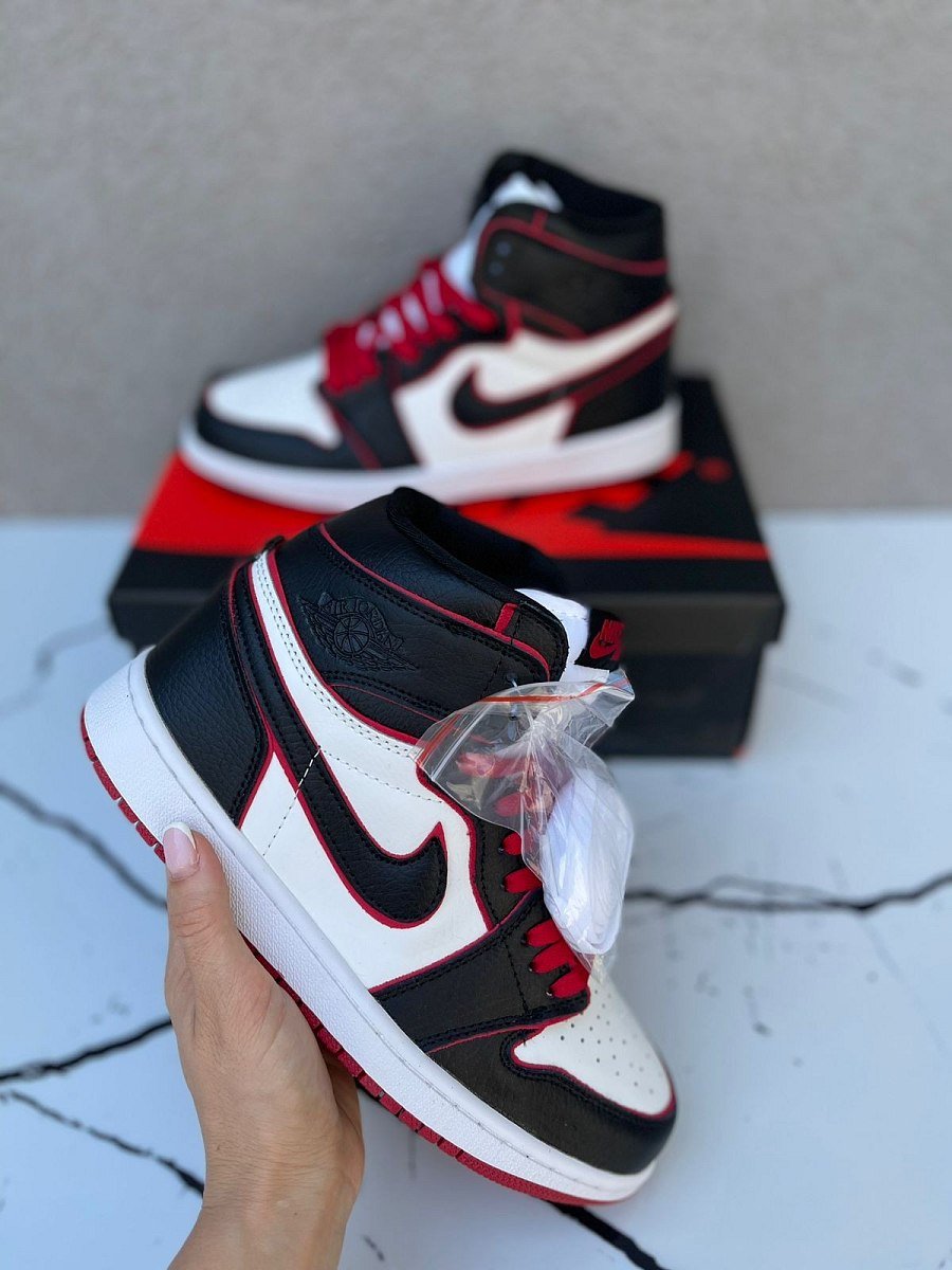 Jordan 1 Bloodline/Meant To FLY — 2