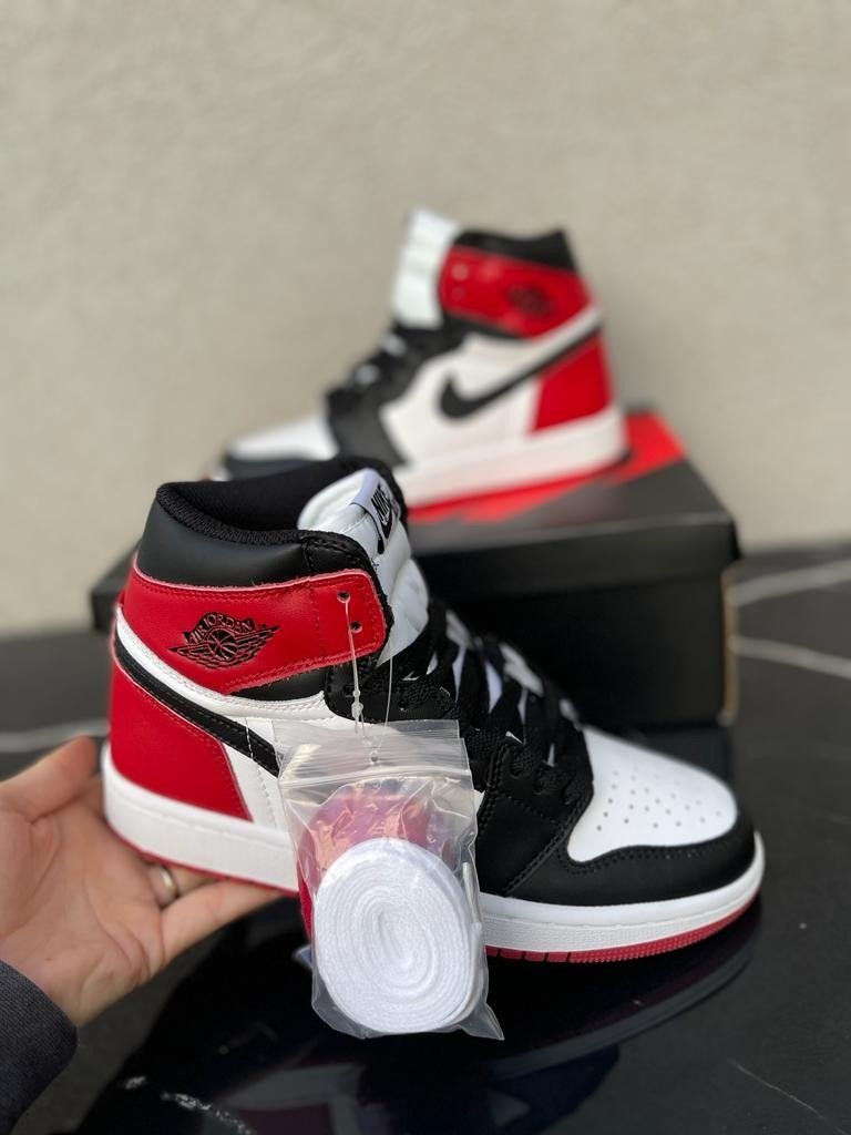 Jordan 1 Chicago — 3