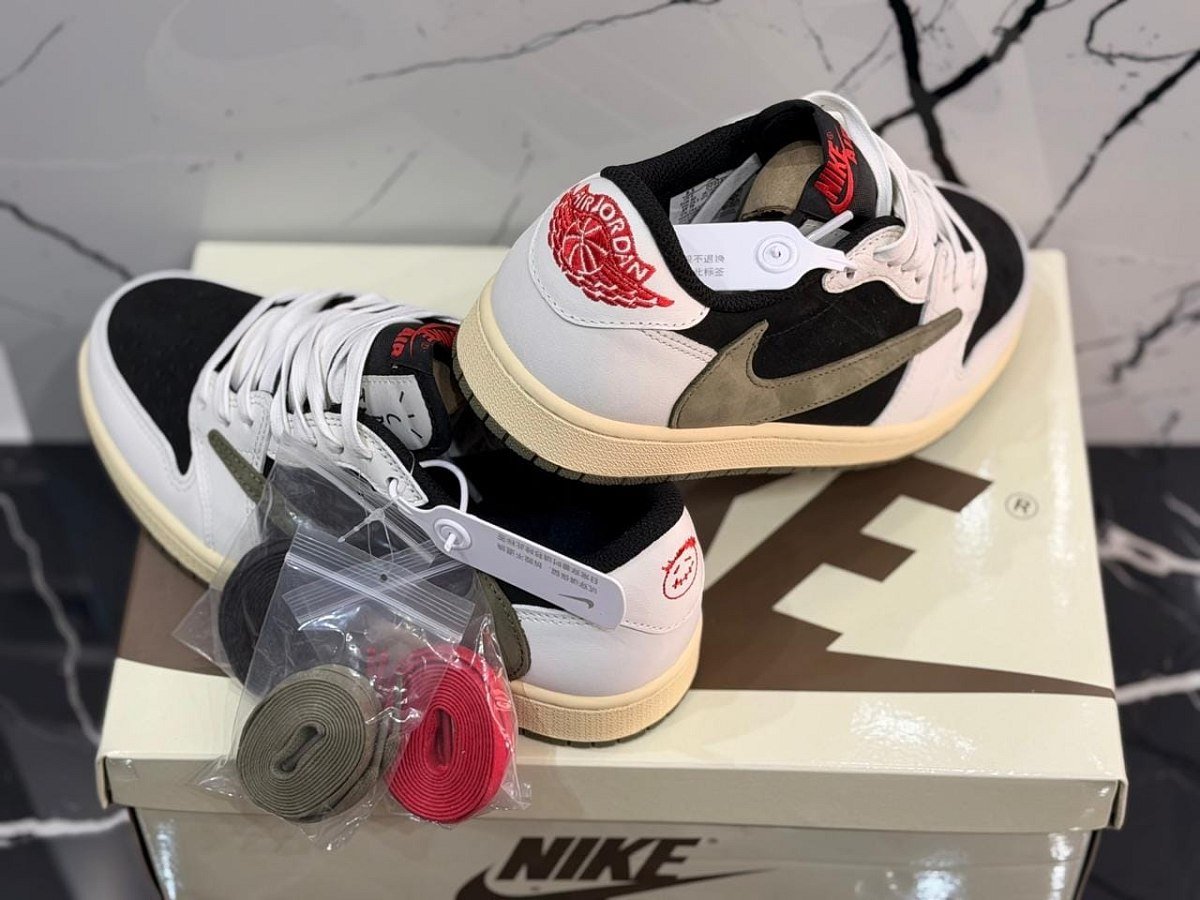 Jordan 1 Low X Travis Scott Olive — 2