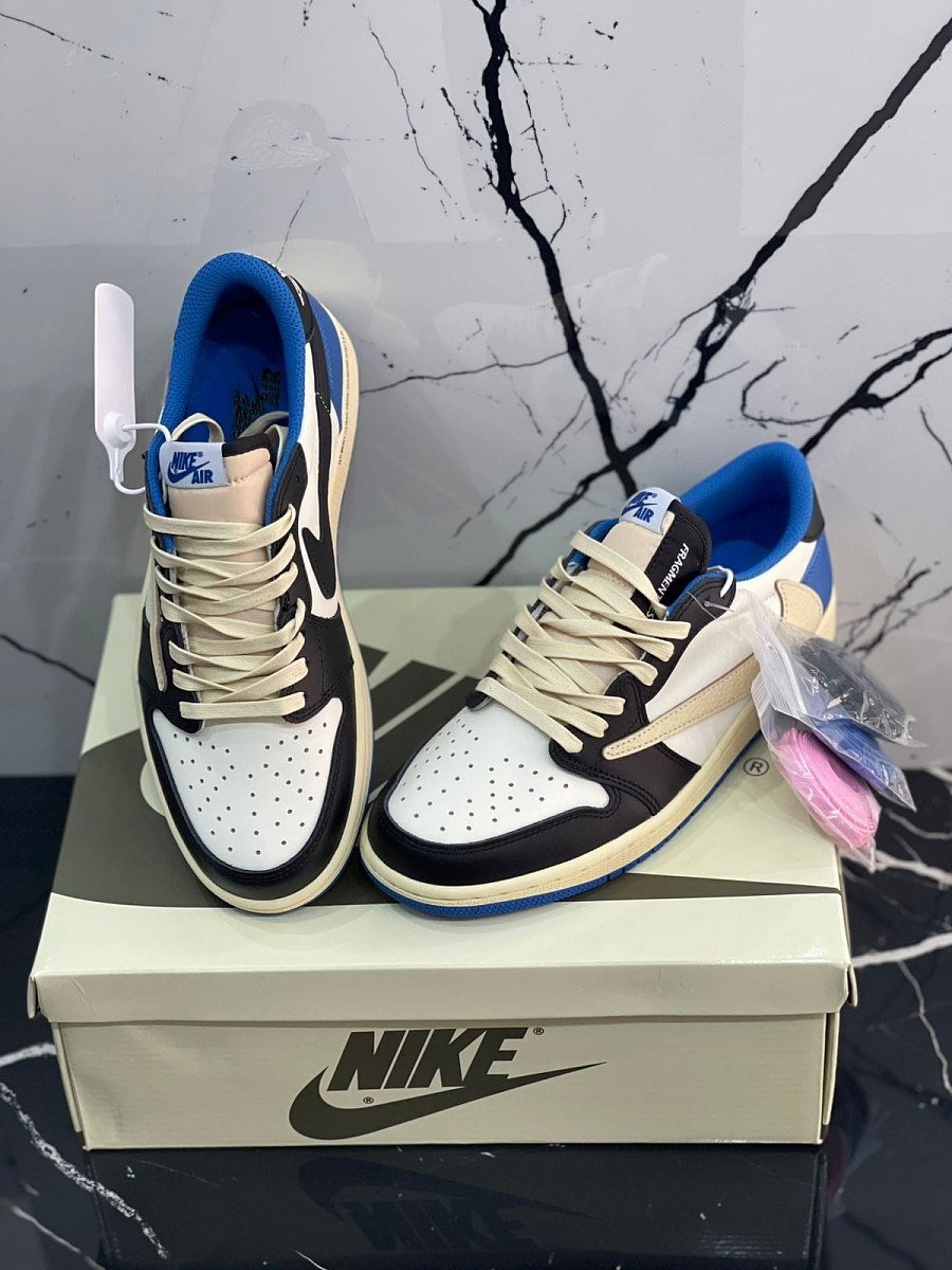Jordan 1 Low X Travis Scott — 2