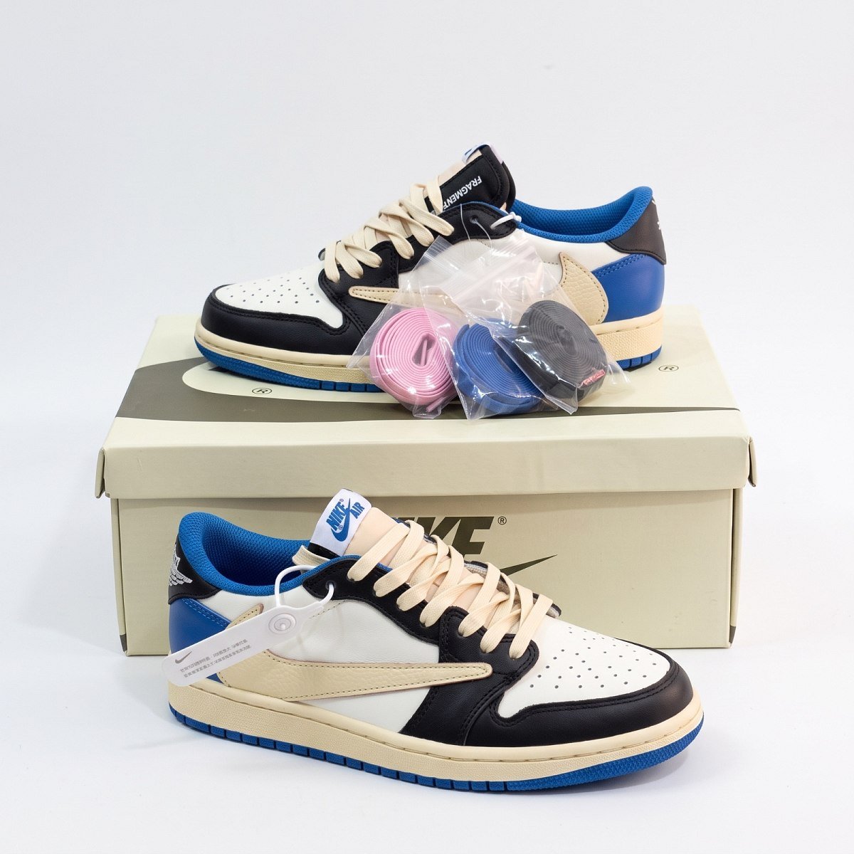Jordan 1 Low X Travis Scott — 1