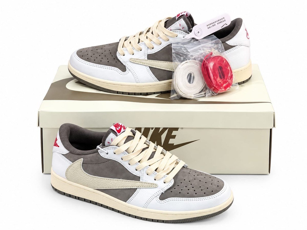 Jordan 1 Low X Travis Scott Brown — 1
