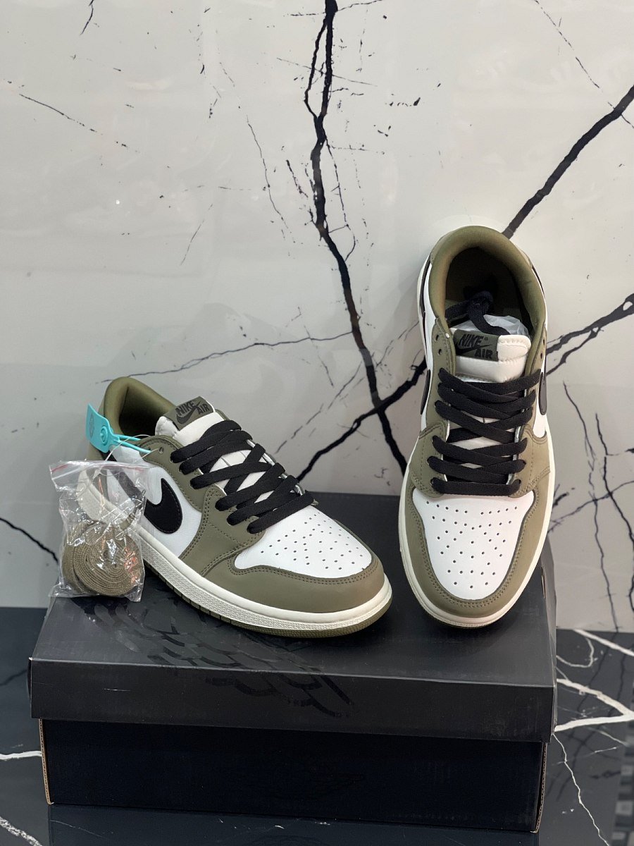Jordan 1 Retro Low OG Medium Olive — 3