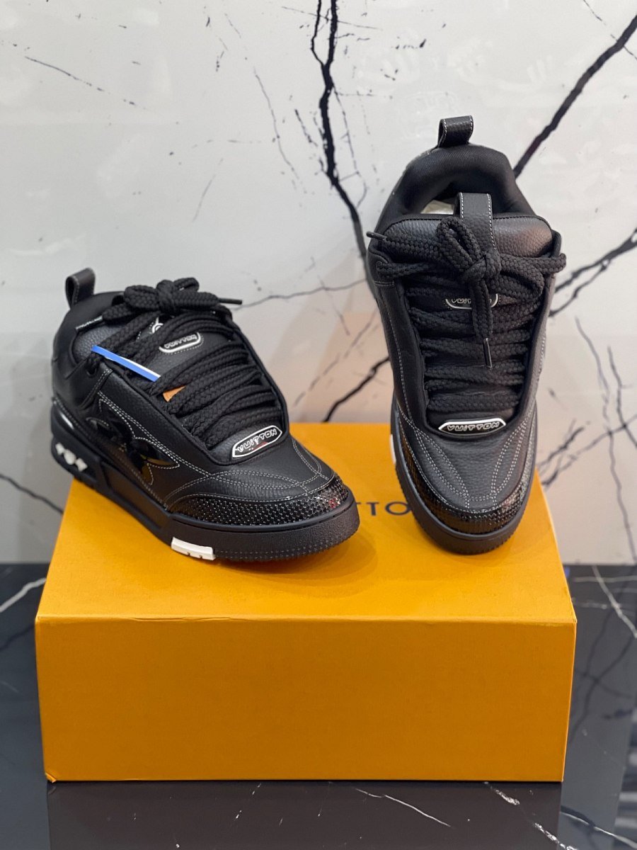 Louis Vuitton Leather Triple Black — 2