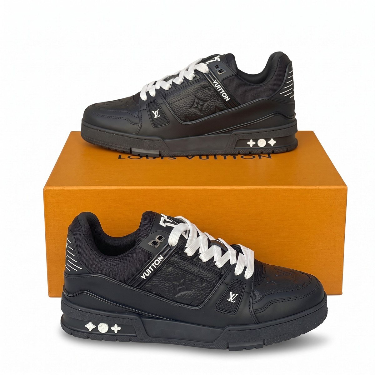 Louis Vuitton Trainer Mongram — 1