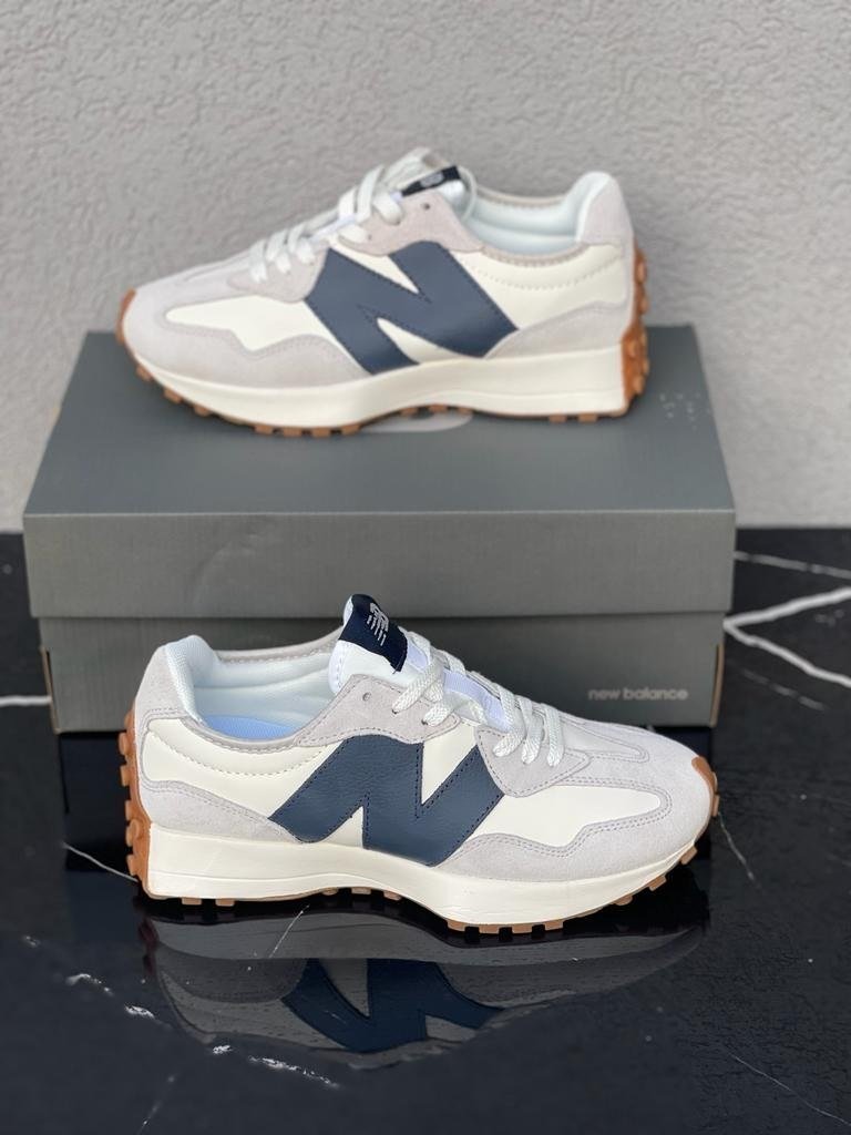 New Balance New Balance 327 — 3