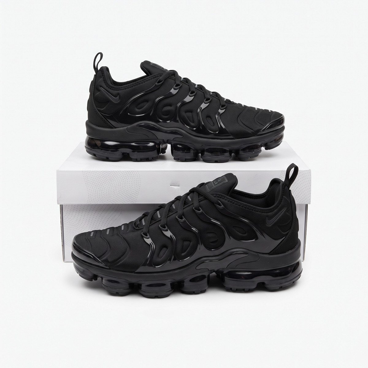 Nike Air Max Vapormax Plus — 1