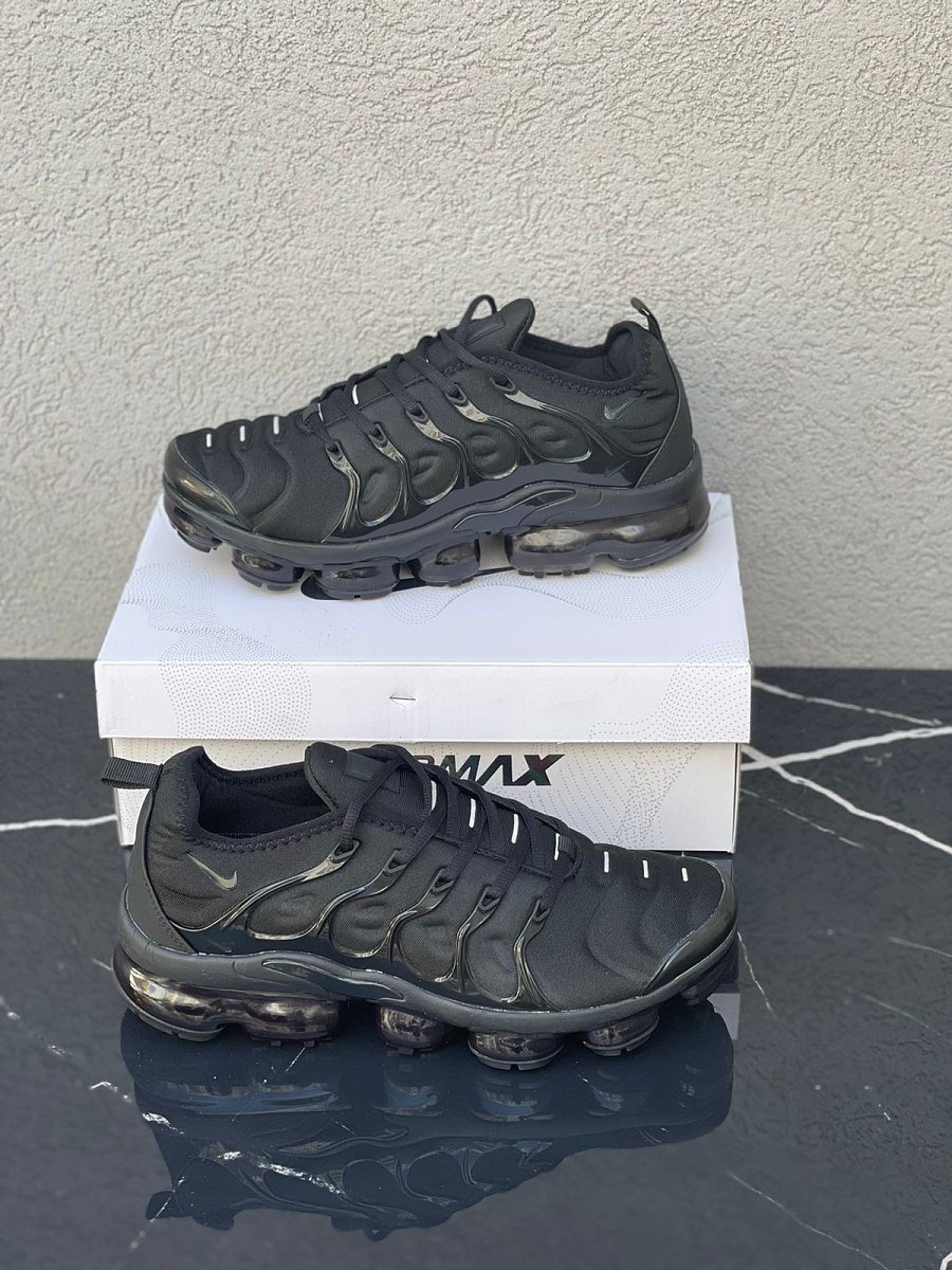 Nike Air Max Vapormax Plus — 3