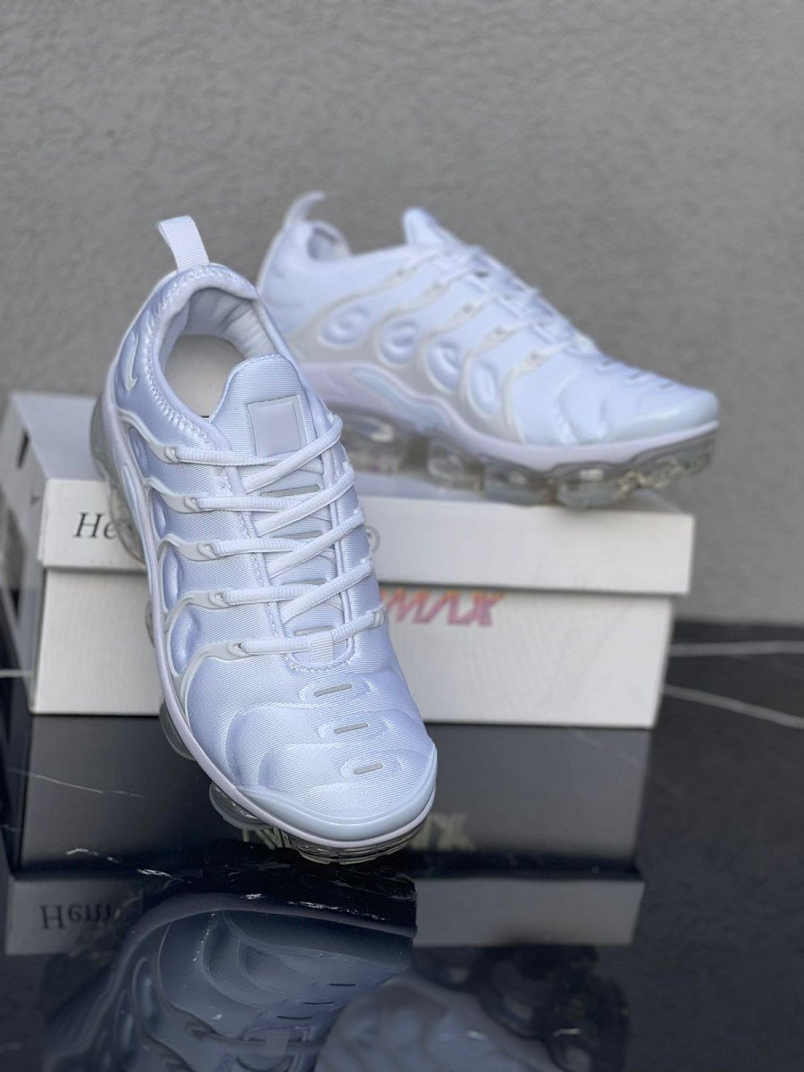 Nike Air Max Vapormax Plus — 2