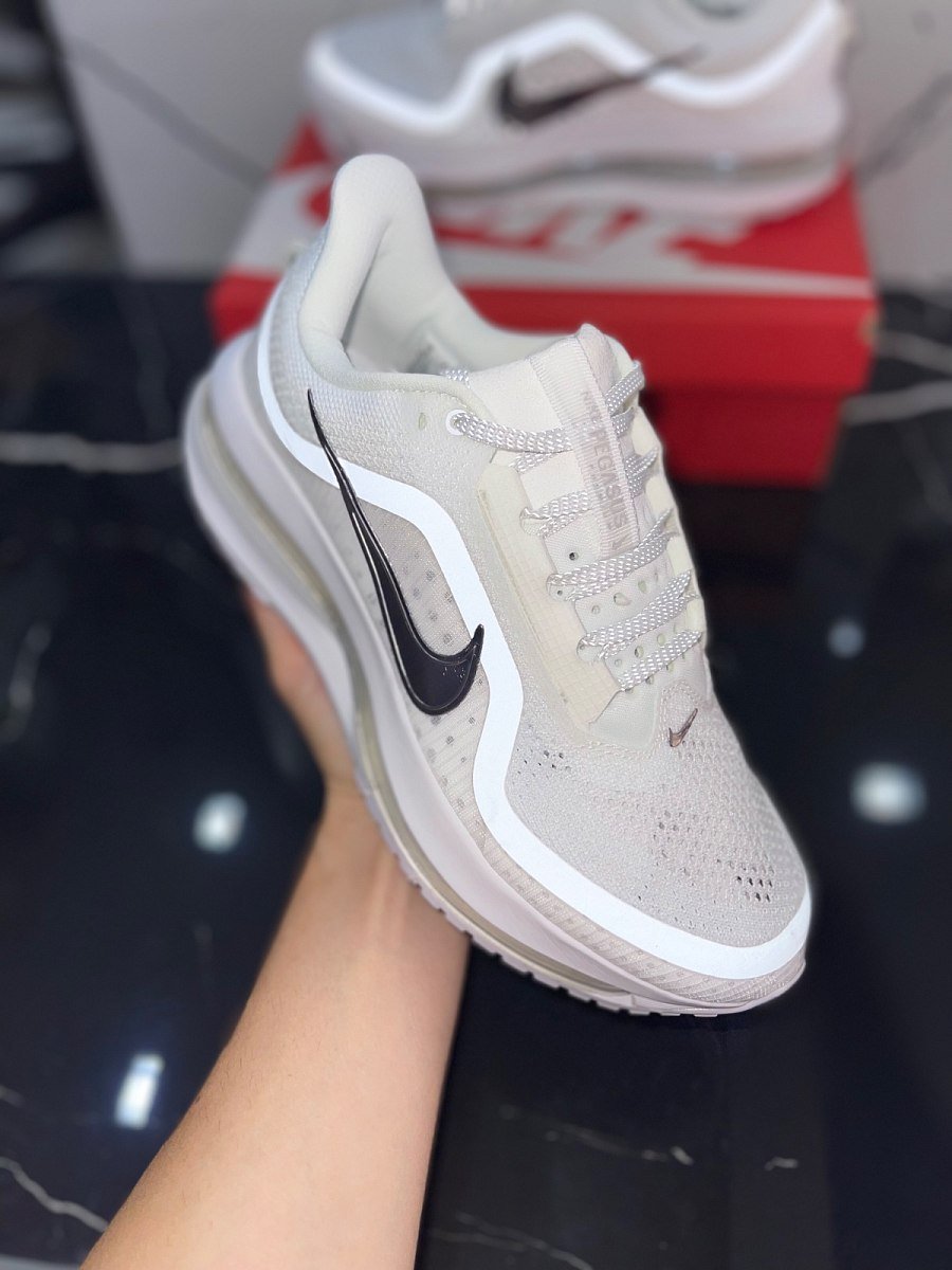 Nike Air Zoom Pegasus — 3