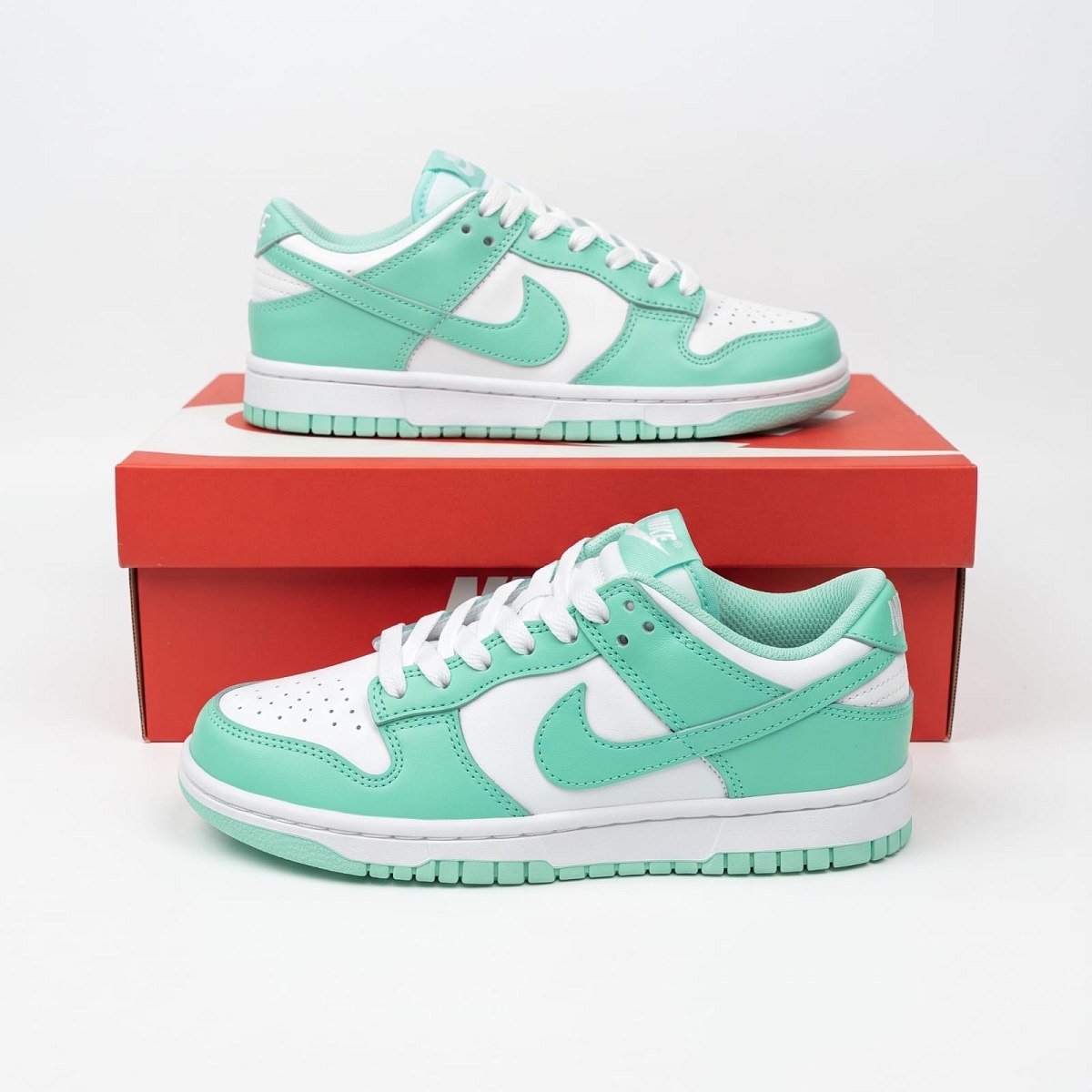 Nike Dunk Green Glow — 1