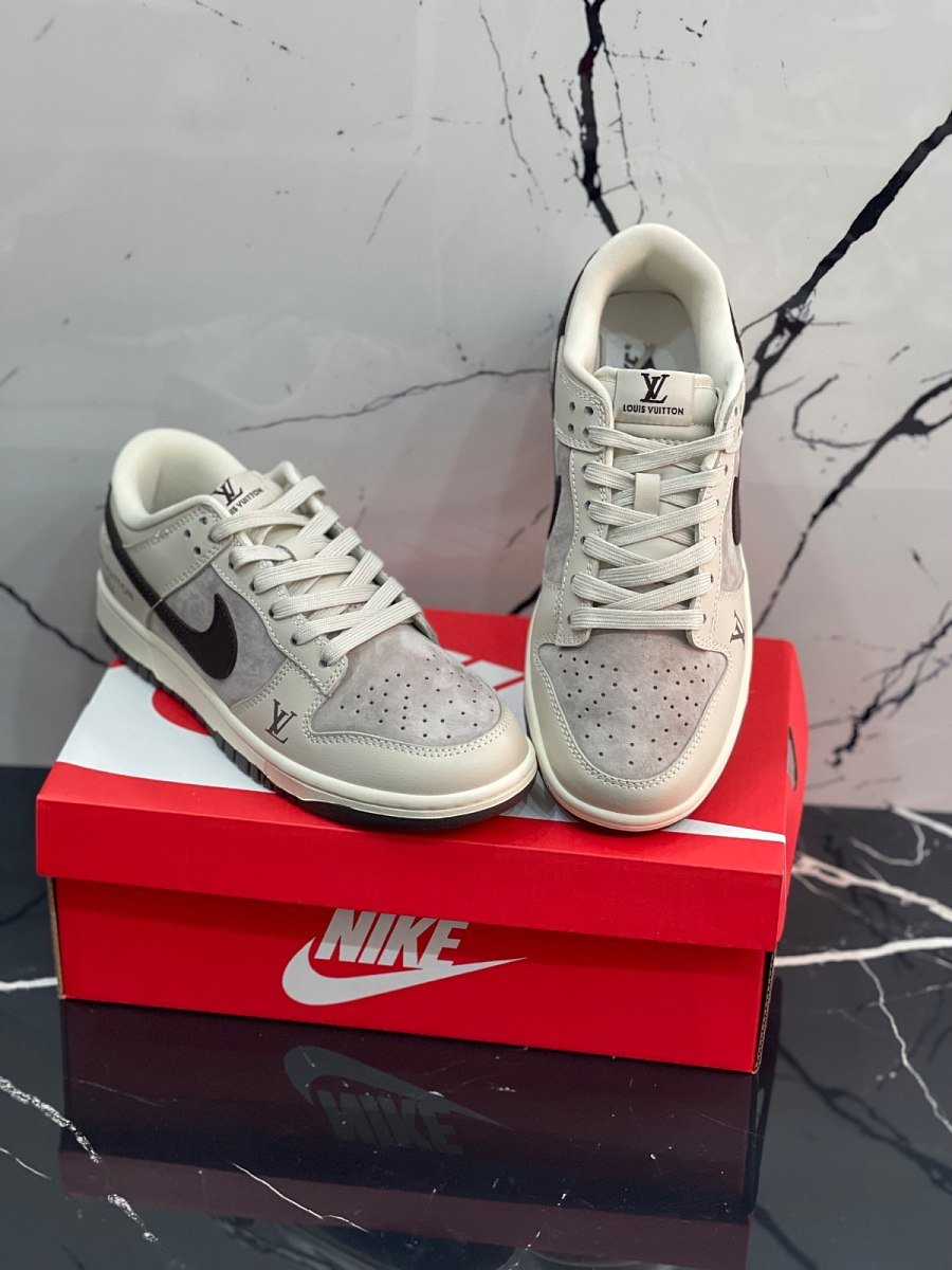 Nike Dunk Low X Louis Vuitton — 2