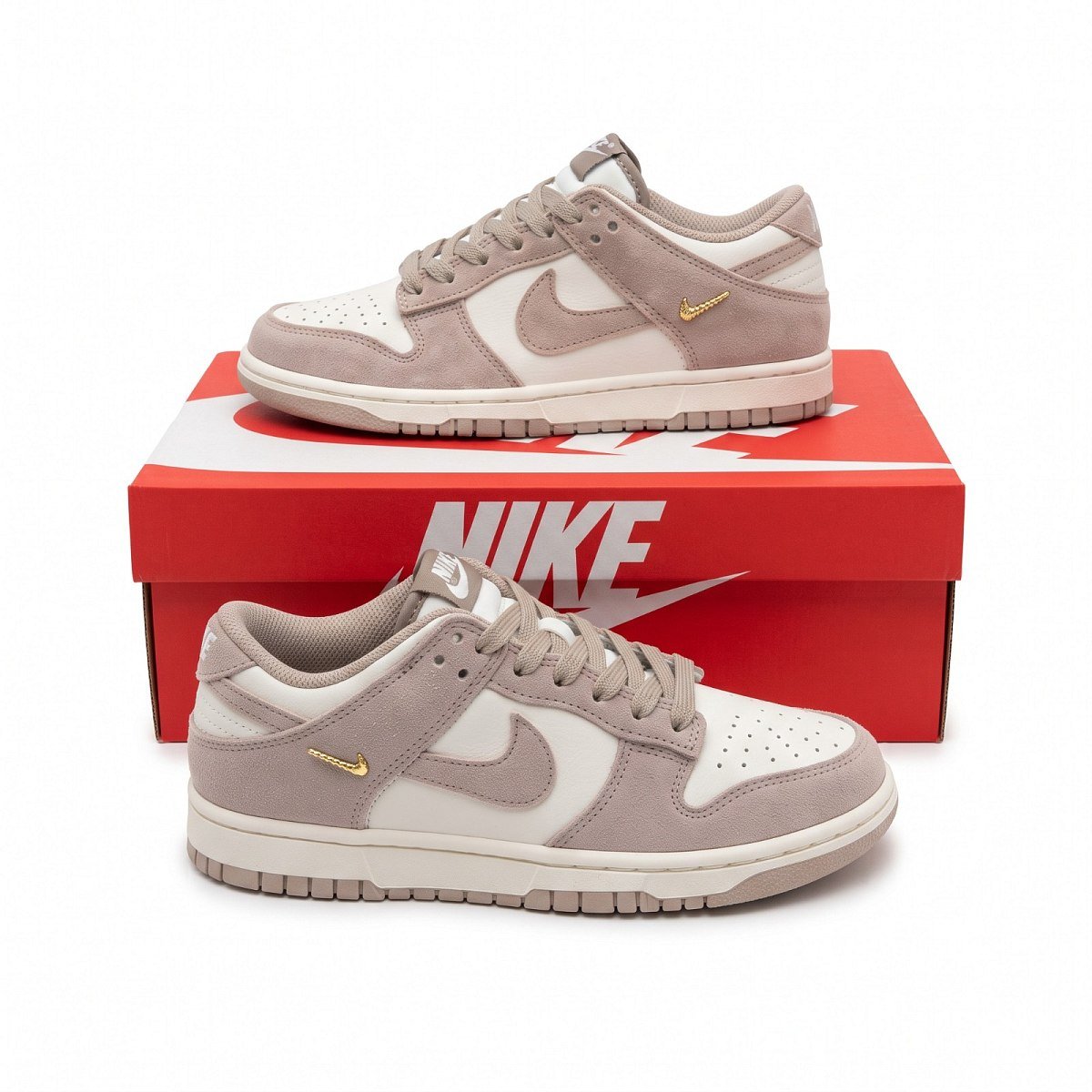 Nike Dunk Malt Gold Mini Swoosh — 1