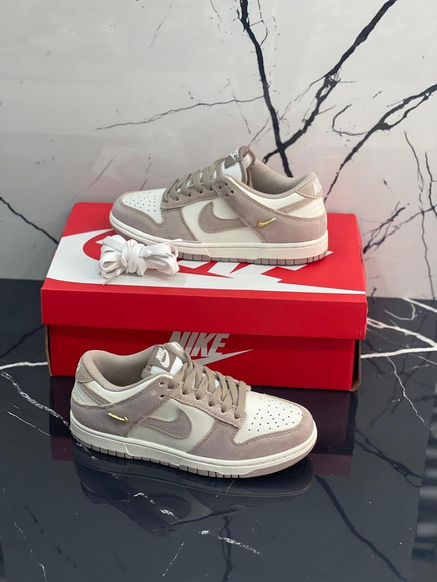 Nike Dunk Malt Gold Mini Swoosh — 3