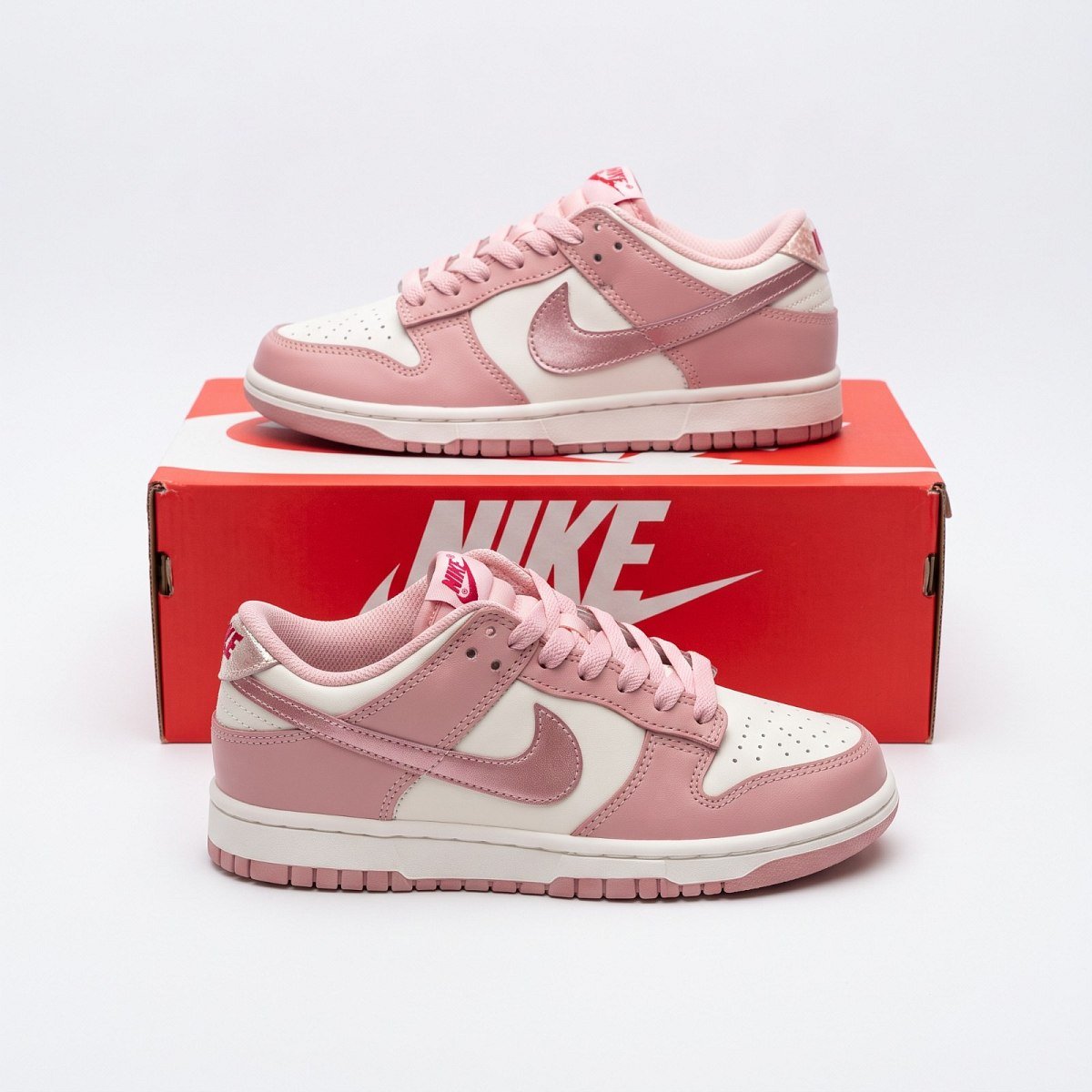 Nike Dunk Nike Dunk Pink Velvet — 1