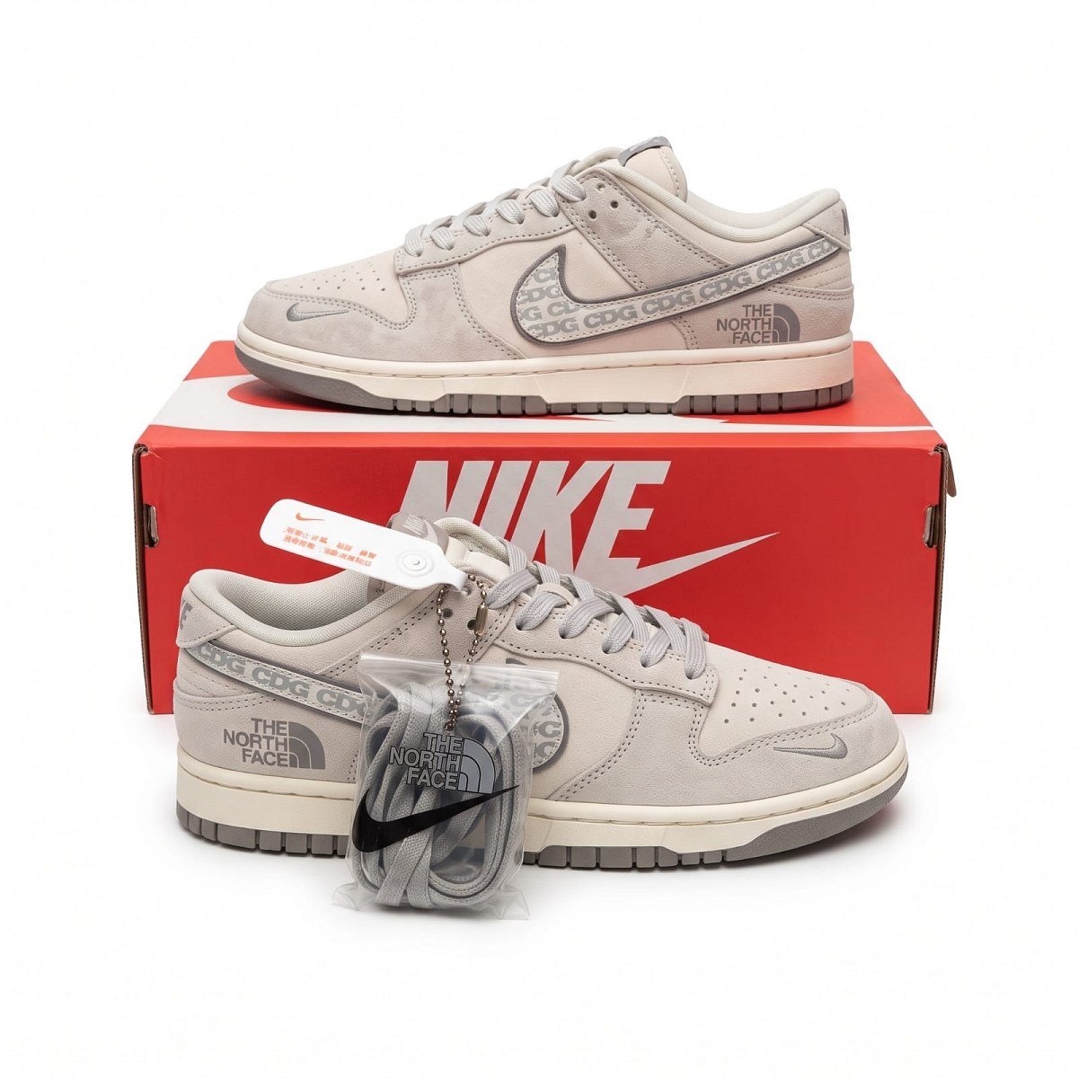 Nike Dunk Nike SB Dunk Low X The North Face — 1