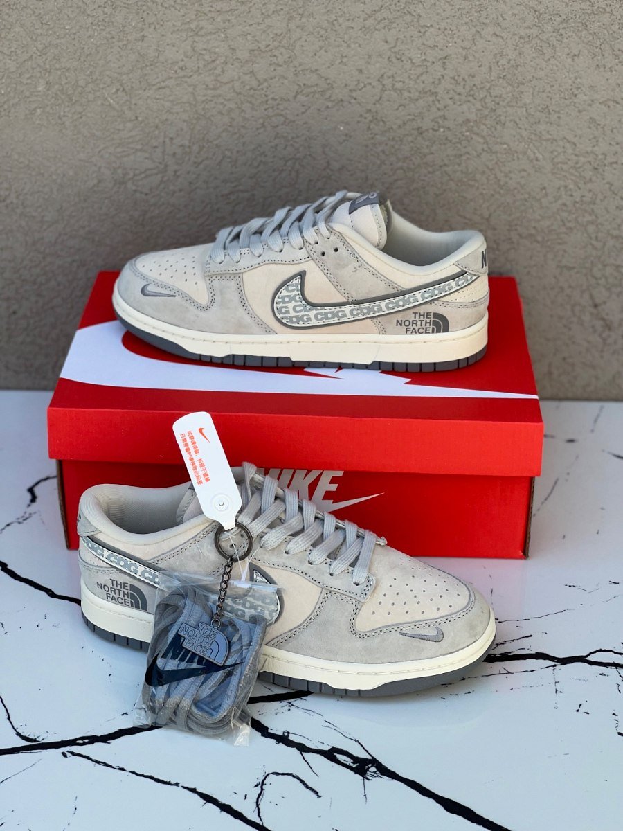 Nike Dunk Nike SB Dunk Low X The North Face — 3