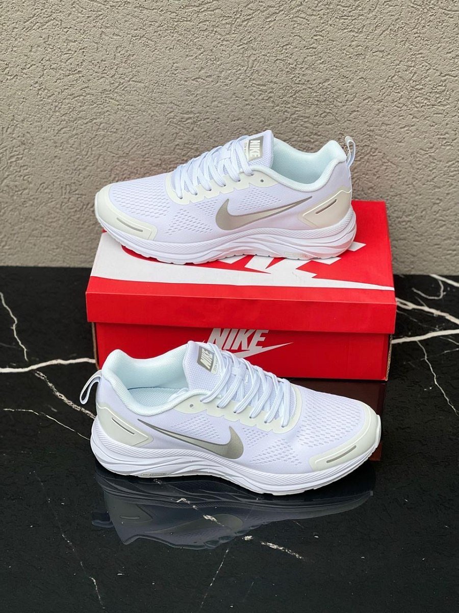 Nike Vomero 18 — 3