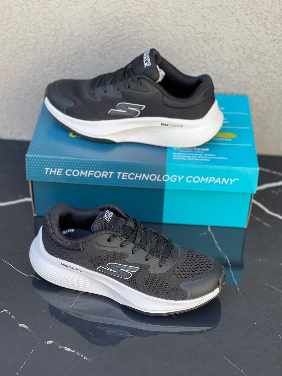 Skechers Black/white — 3