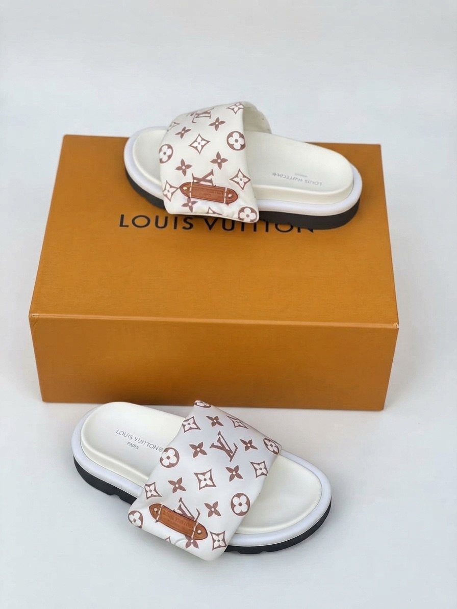 Slippers Louis Vuitton — 1