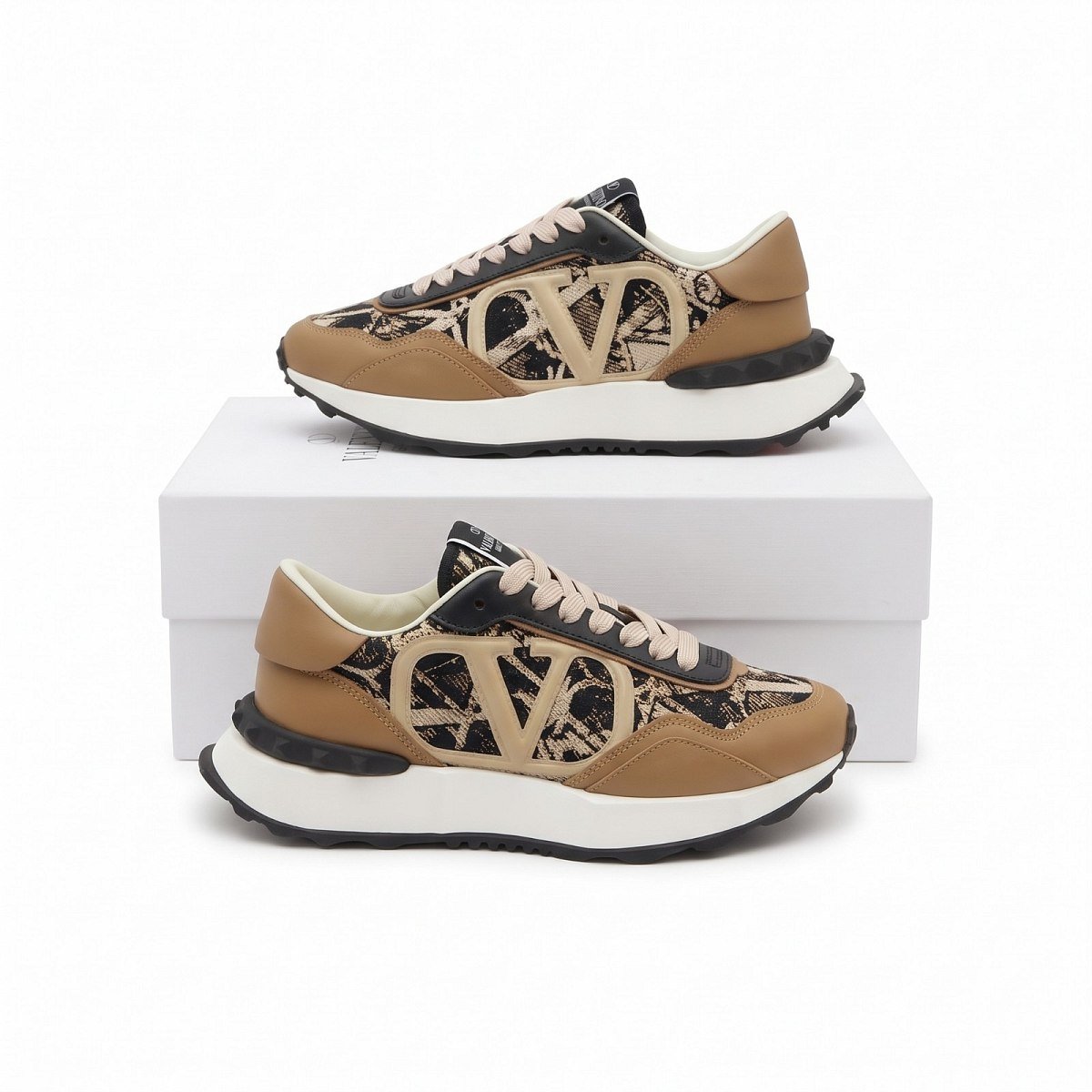 Valentino Garavani Lacerunner — 1