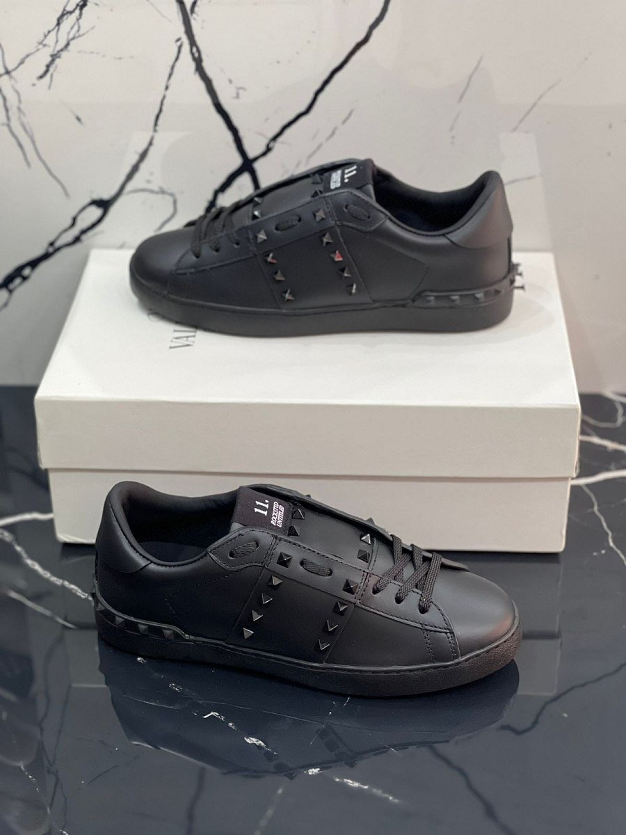 Valentino Garavani Rockstud — 3