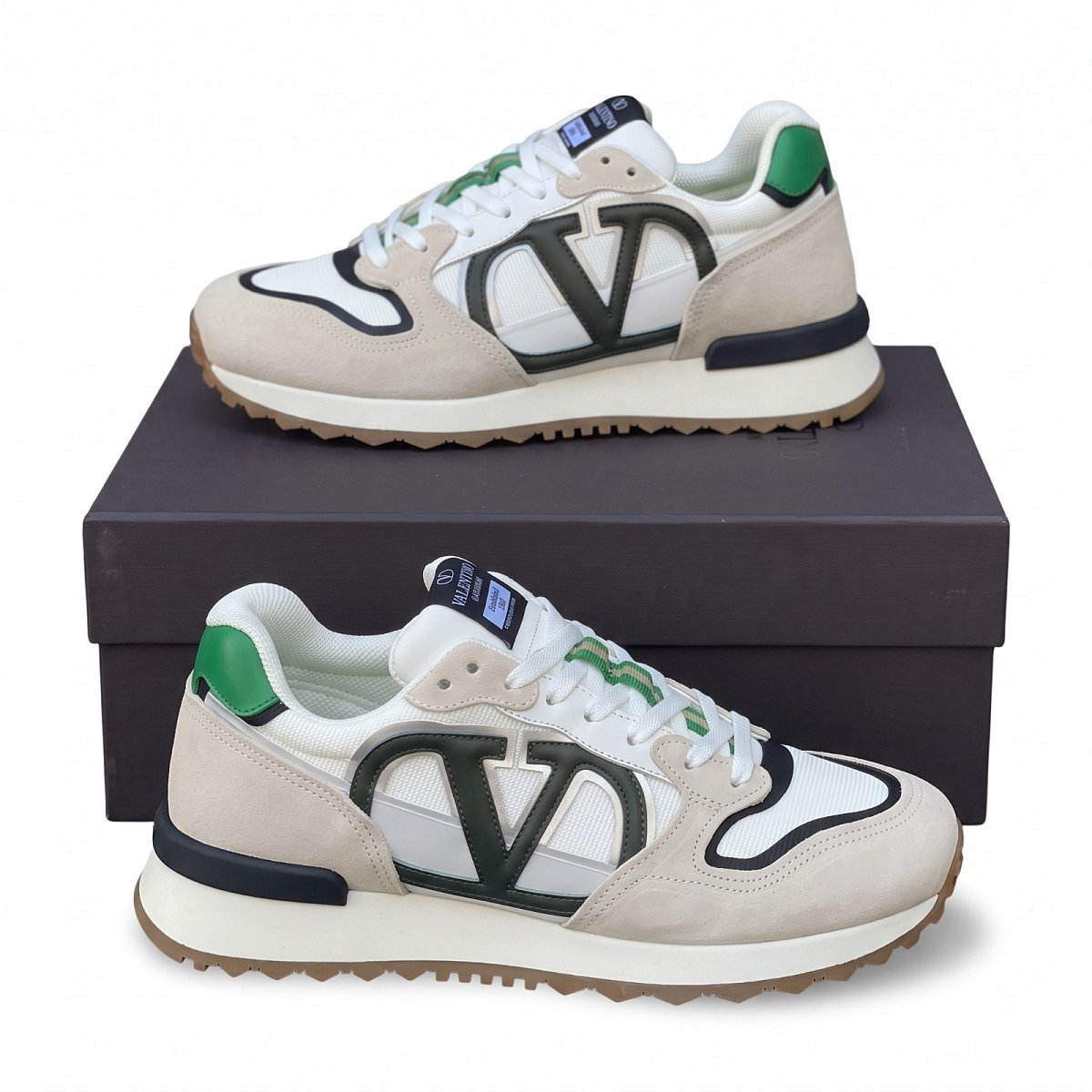 Valentino Garavani Vlogo Pace — 1